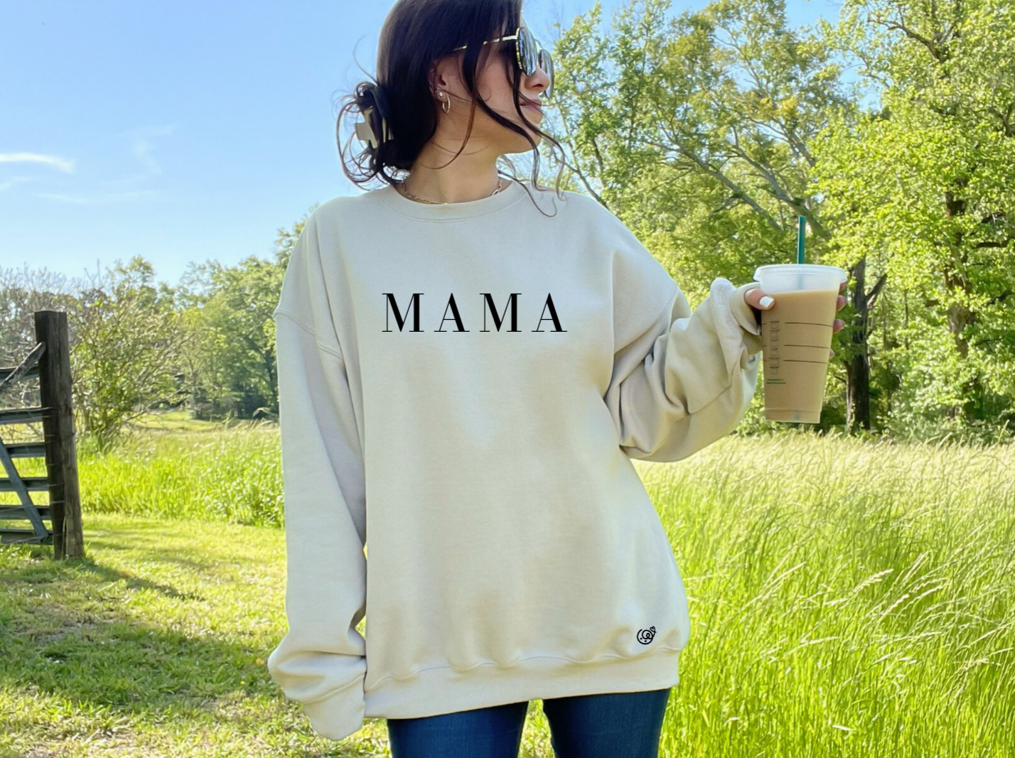 Mama Essential Sweatshirt